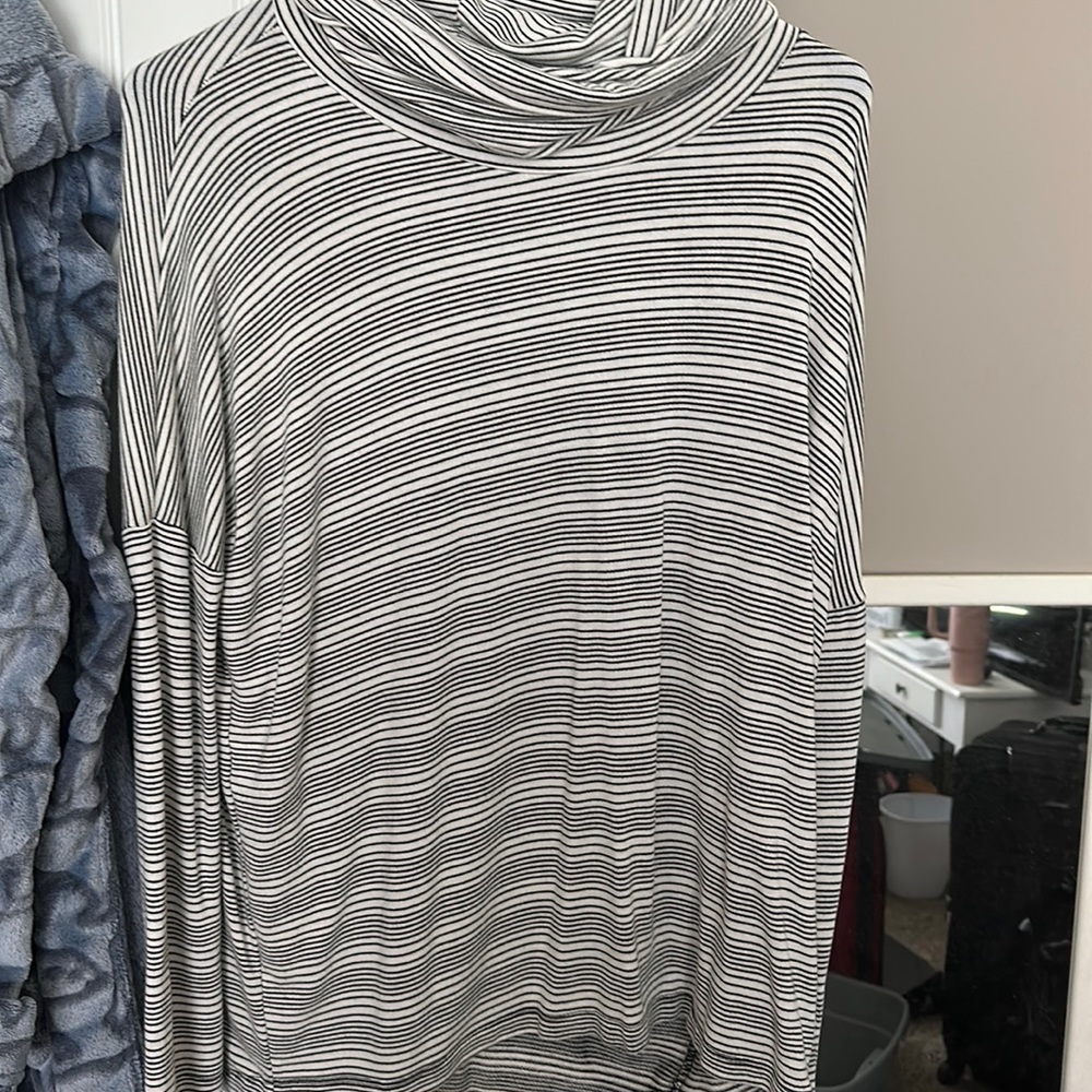 Black and White/cream turtleneck Shirt